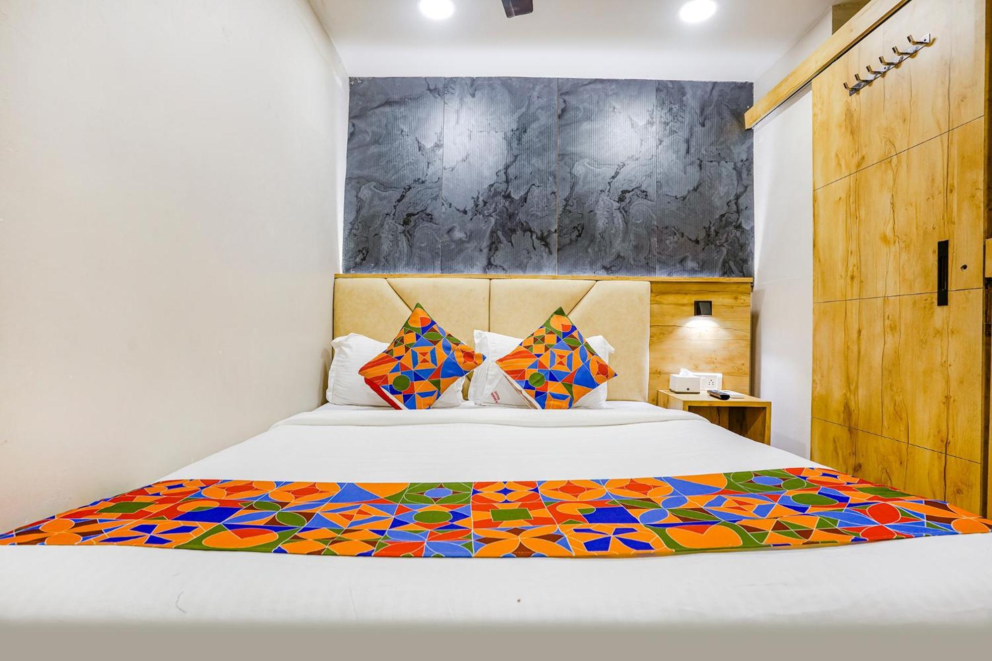 Fabexpress Baghdad Palace Hotel Bombay Eksteriør billede